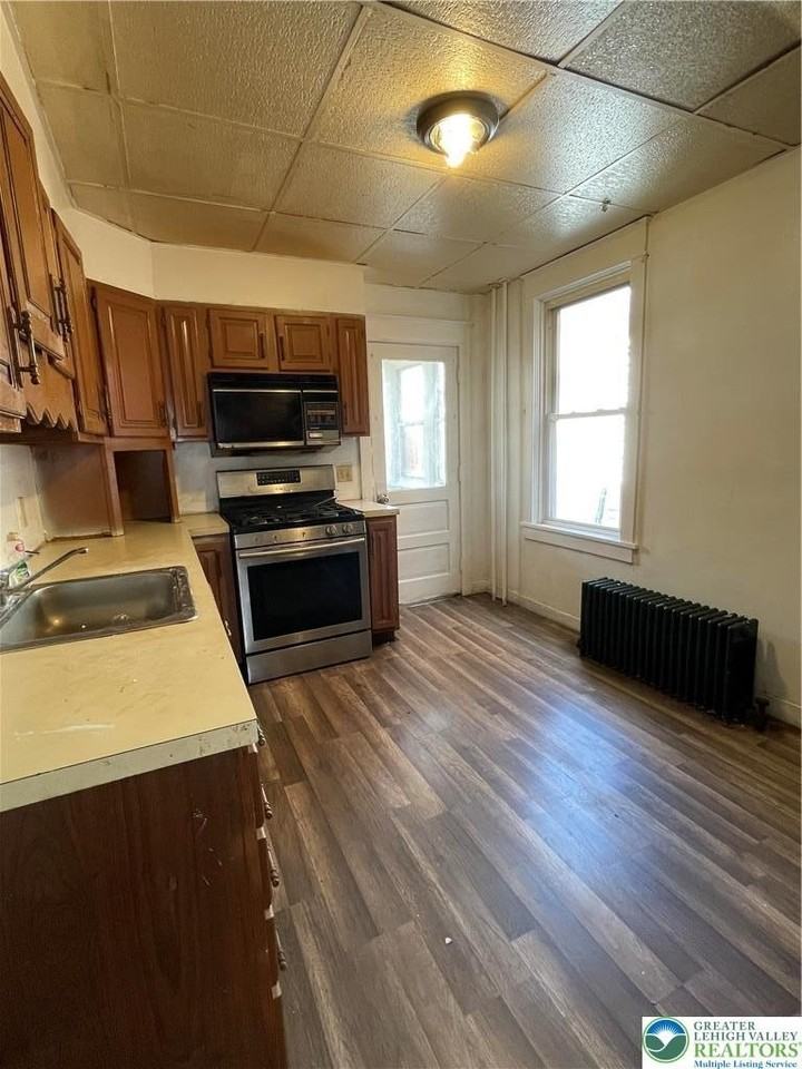 936 1/2 N 6th St - Photo 4 of 9