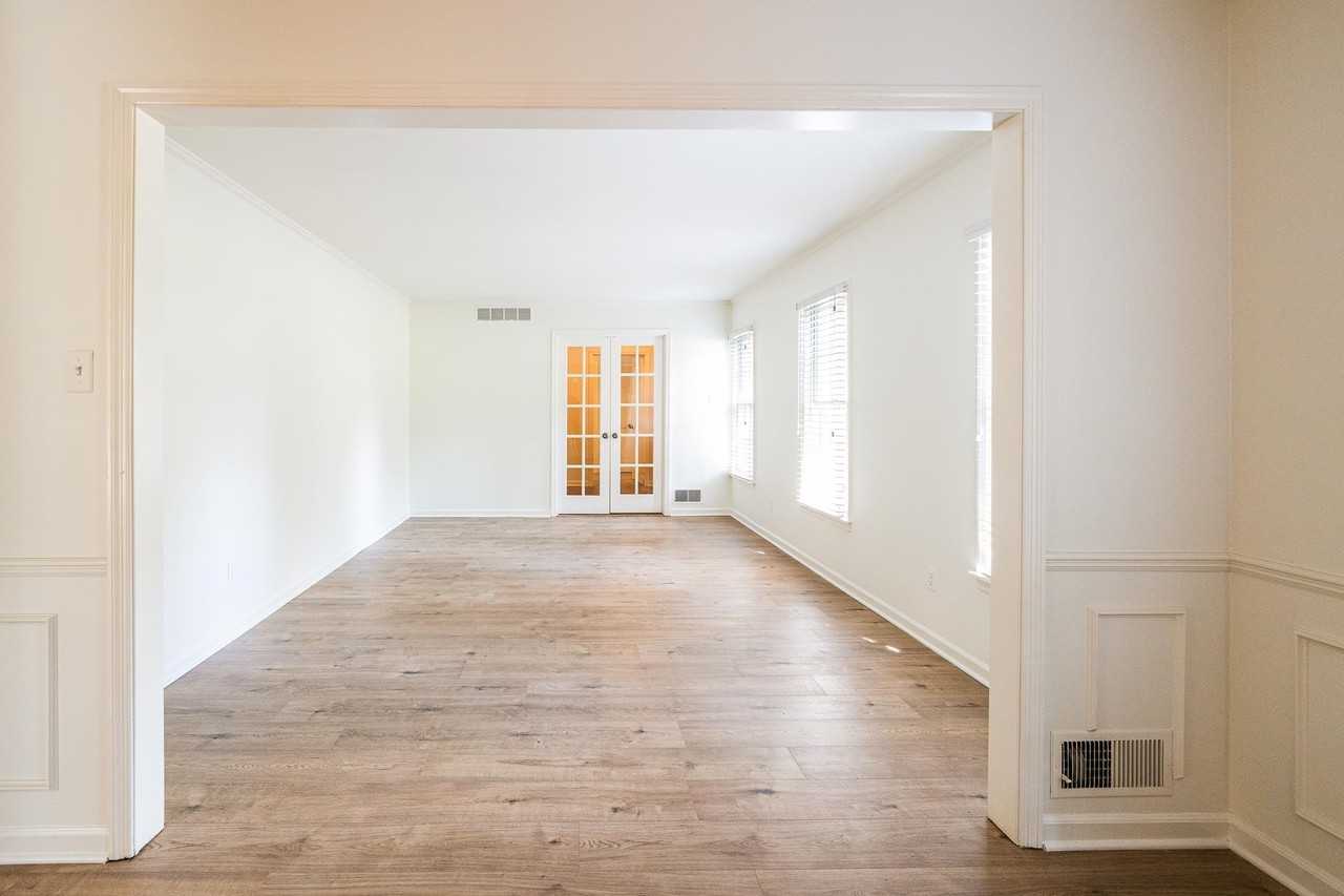 7670 Mchenry Cir S - Photo 5 of 14