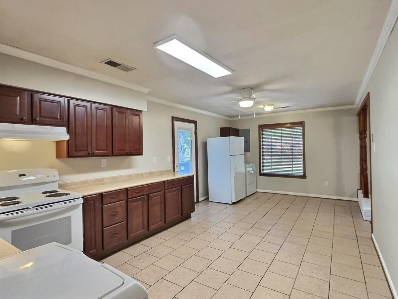 495 Greenview Cv - Photo 7 of 18