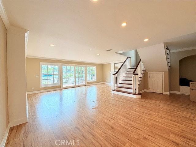21956 Yellowstone Ln - Photo 3 of 8