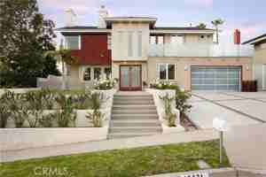 featured image of 19631 Crestknoll Dr