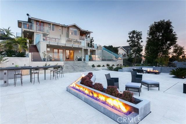 19631 Crestknoll Dr - Photo 2 of 8