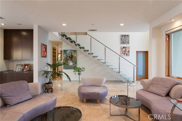 19631 Crestknoll Dr - Photo 4 of 8