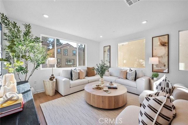 11741 Rose Dr - Photo 3 of 8