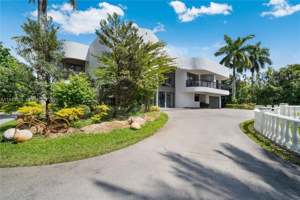 14401 Sunset Ln - Photo 2 of 50