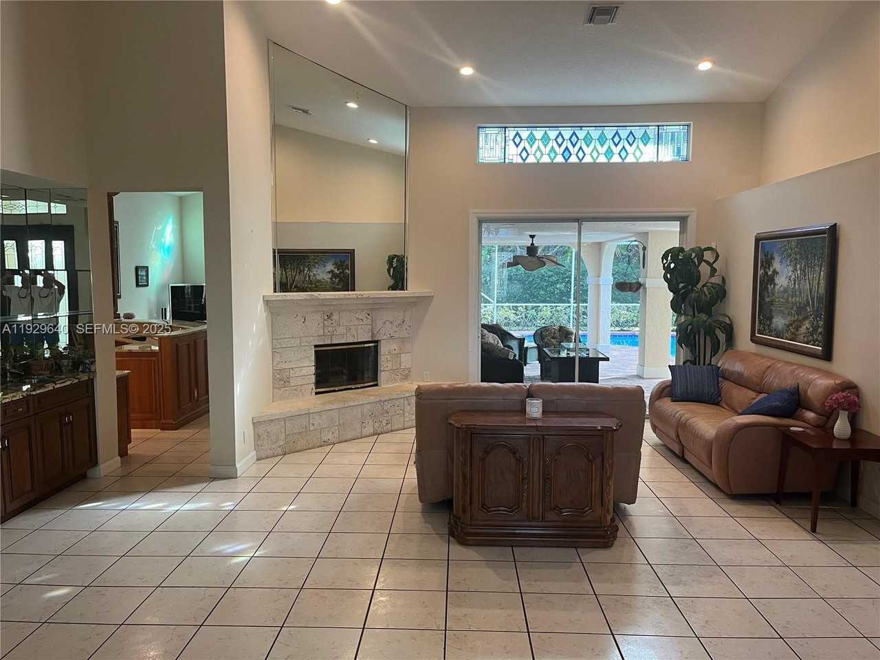 123 Victorian Ln - Photo 3 of 12