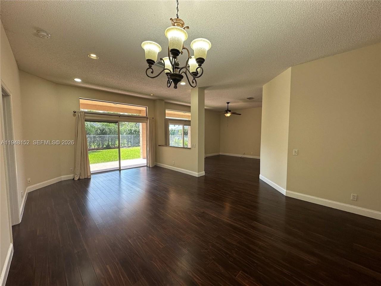 4192 Laurel Ridge Cir #4192 - Photo 5 of 33