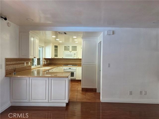 18507 Brasilia Dr - Photo 3 of 8