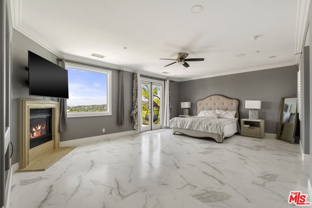 21615 Medina Estates Dr - Photo 2 of 8