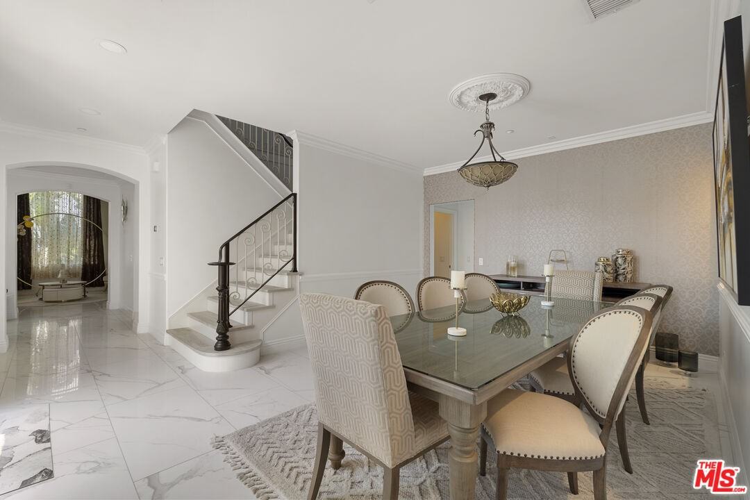 21615 Medina Estates Dr - Photo 4 of 8