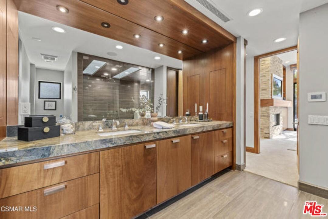 17424 Cumpston St - Photo 3 of 8