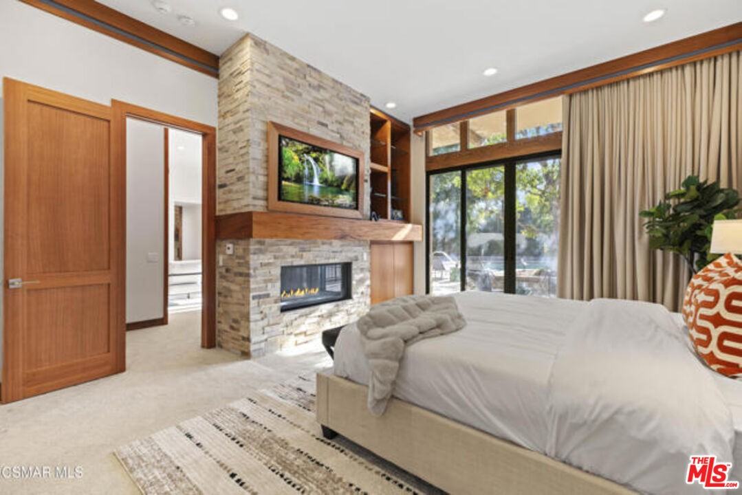 17424 Cumpston St - Photo 5 of 8