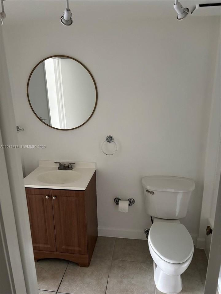 7900 Camino Cir #308 - Photo 5 of 18