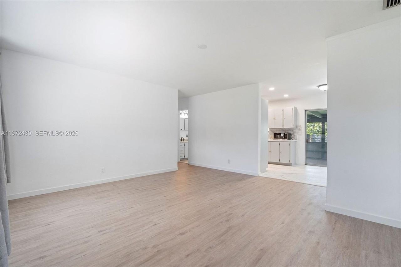 710 N 65th Ter - Photo 3 of 29