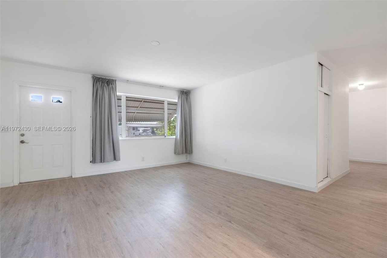 710 N 65th Ter - Photo 5 of 29