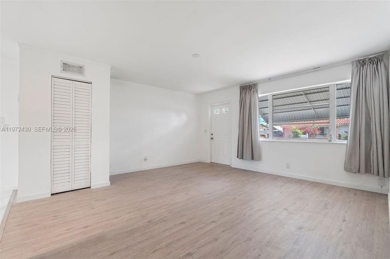 710 N 65th Ter - Photo 6 of 29