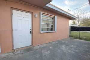 featured image of 520 Sw 6th Ave #B