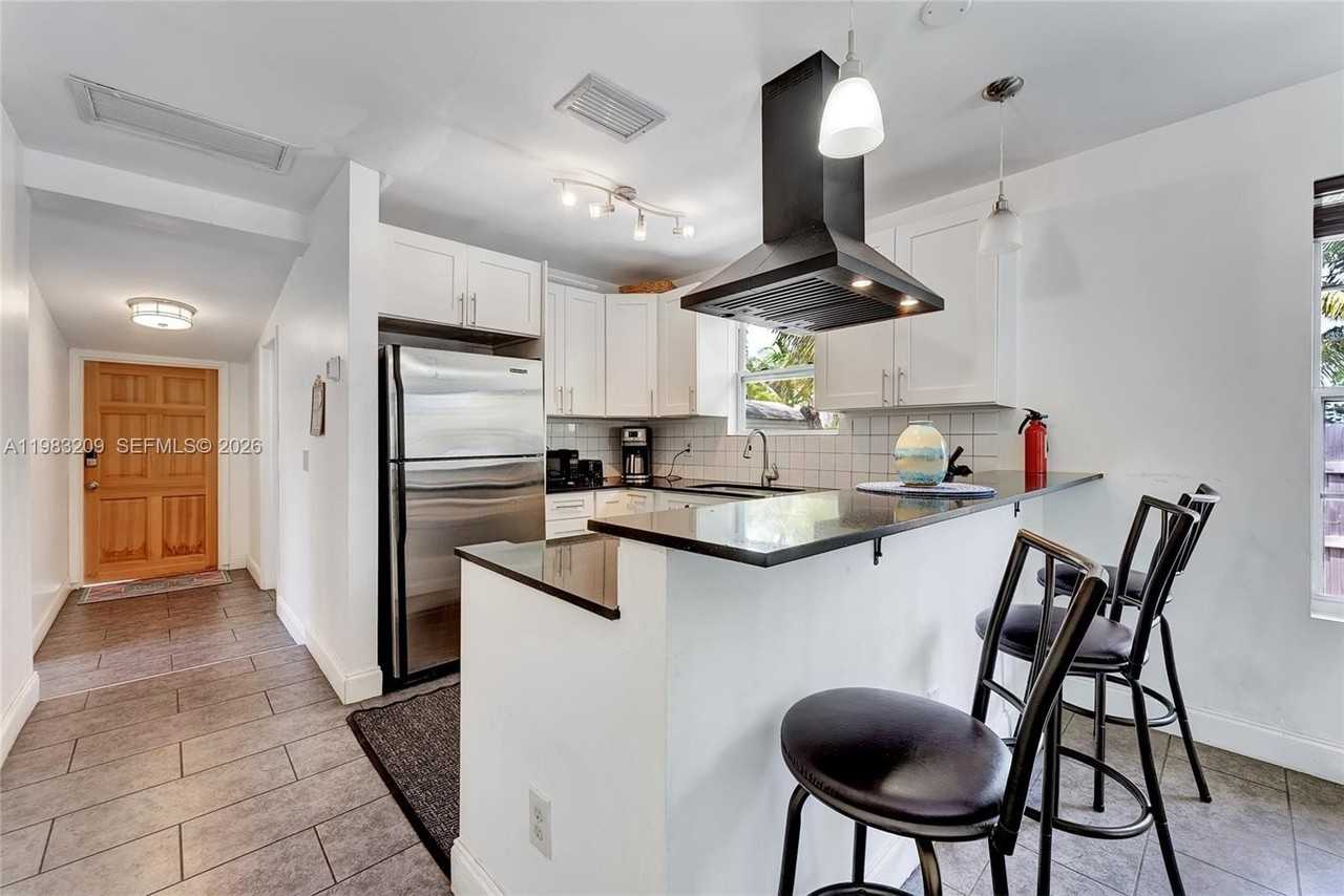 107 Stirling Rd - Photo 5 of 19