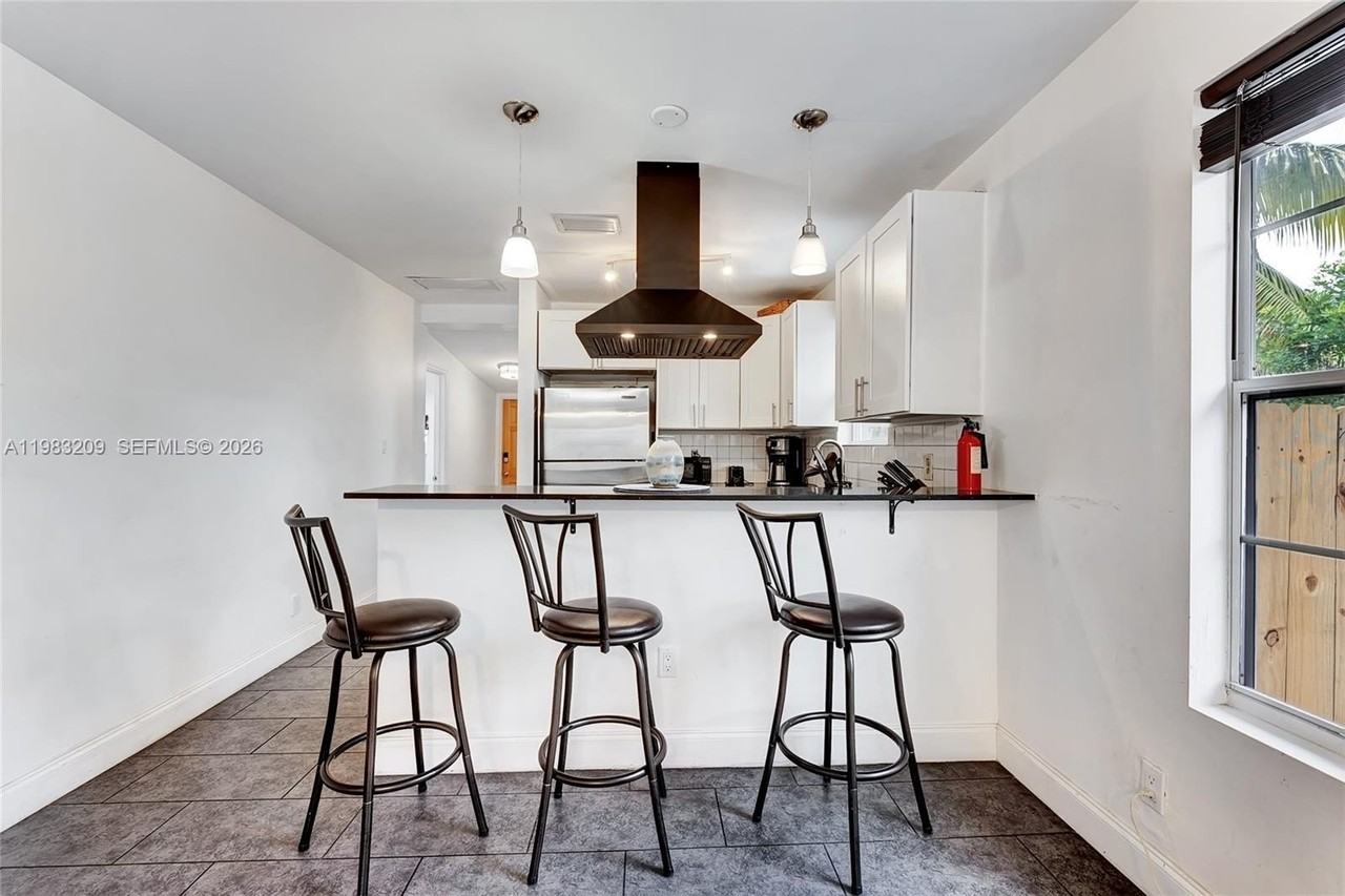 107 Stirling Rd - Photo 7 of 19