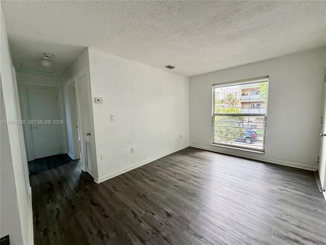 1305 Nw 4th St #3 - Photo 4 of 12