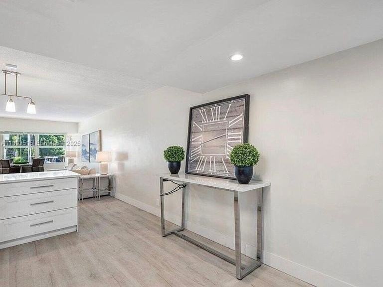 40 Isle Of Venice Dr #6 - Photo 7 of 20