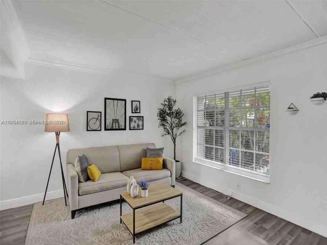 3603 Townhouse Ct - Photo 3 of 26