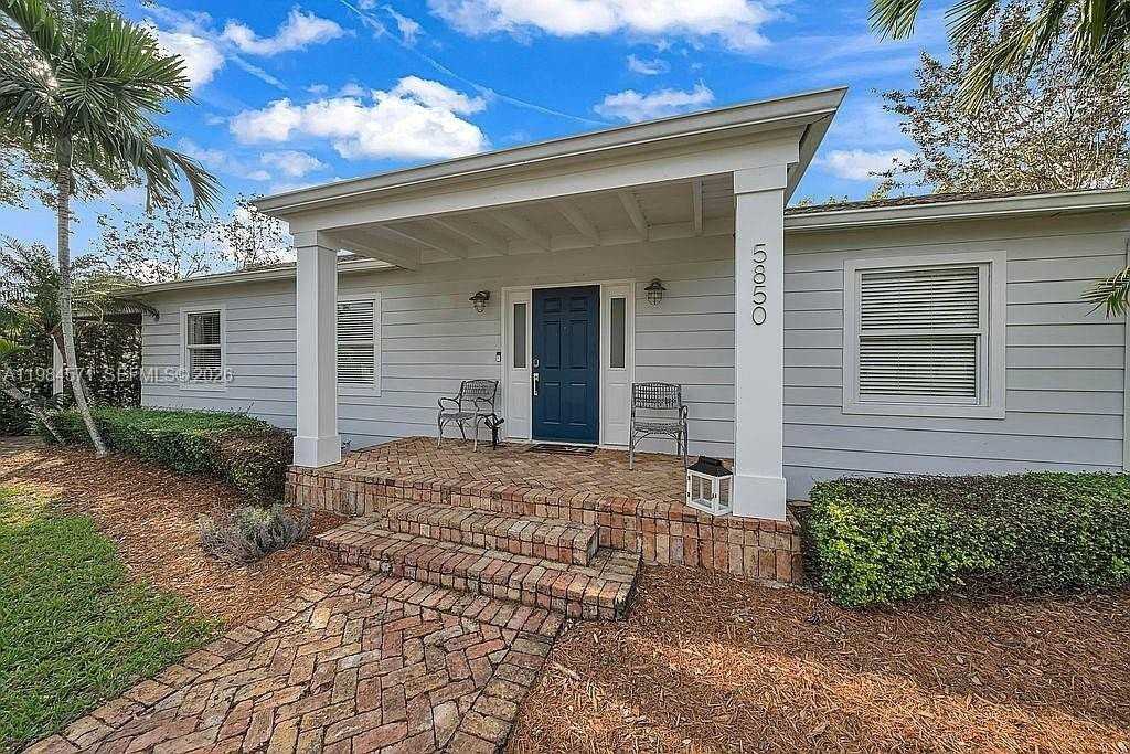 5850 Sw 47th St - Photo 2 of 26