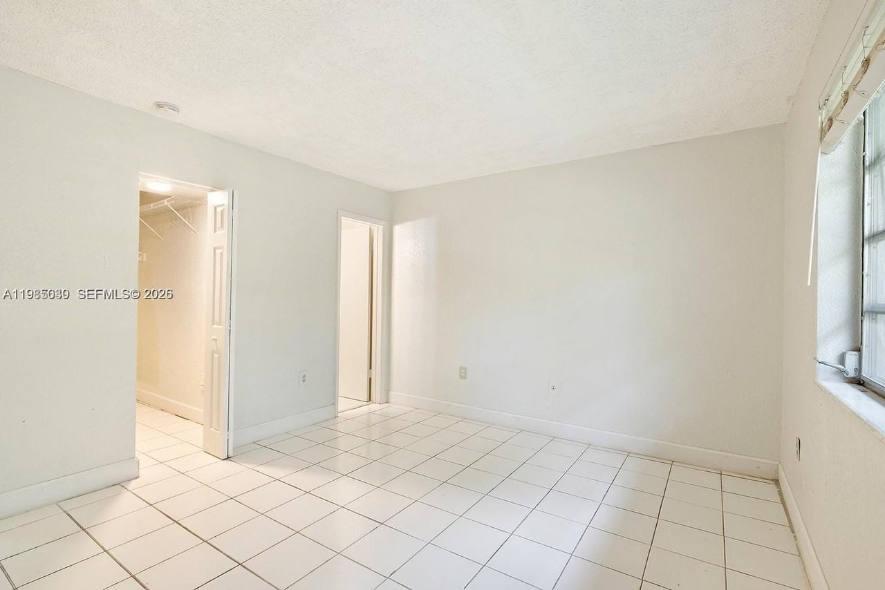 6530 Lake Patricia Dr #E25 - Photo 5 of 15