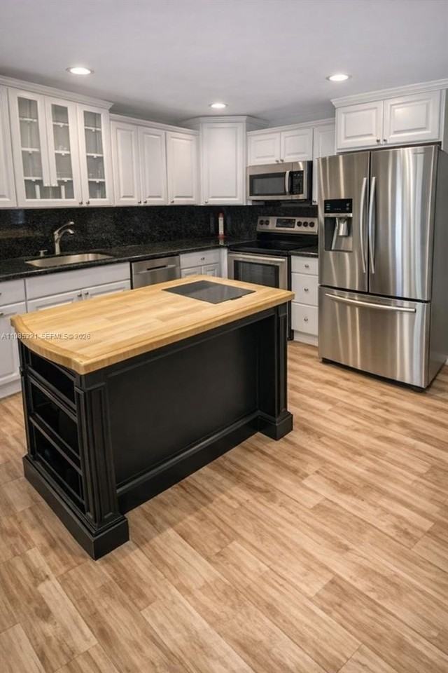 23 Lexington Ln W #C - Photo 4 of 18