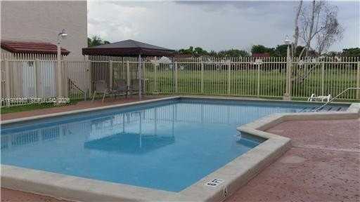 425 W Park Dr #9 - Photo 4 of 17