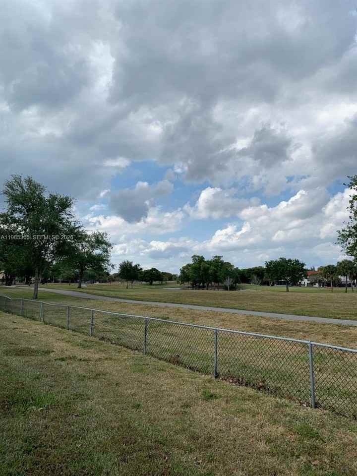 425 W Park Dr #9 - Photo 5 of 17