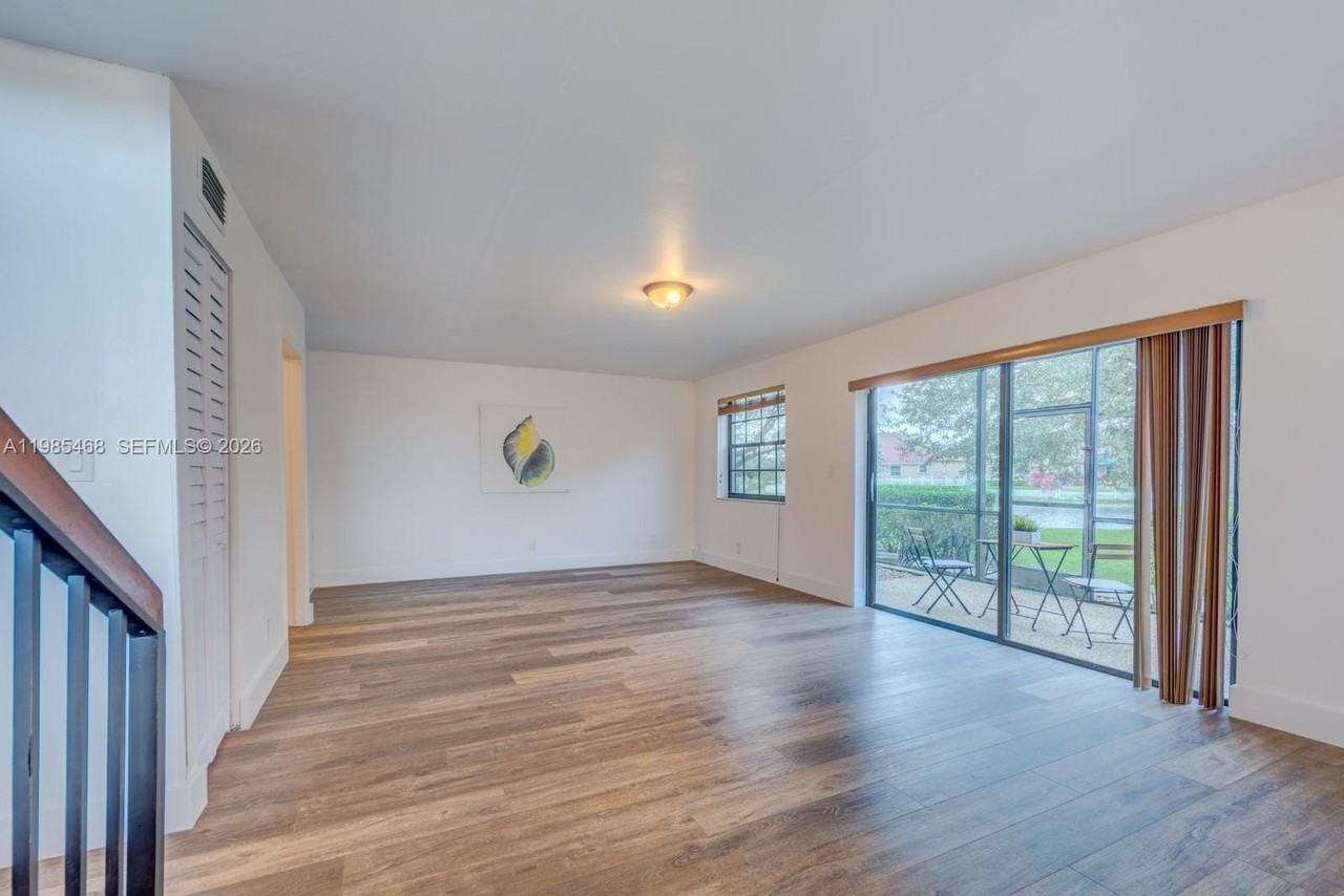 1960 Bayberry Dr #1960 - Photo 3 of 24