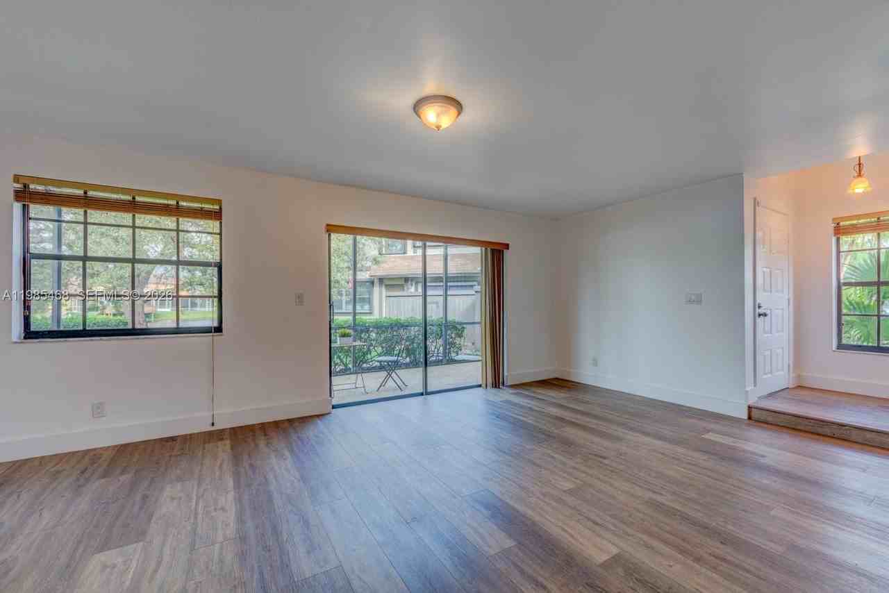 1960 Bayberry Dr #1960 - Photo 4 of 24