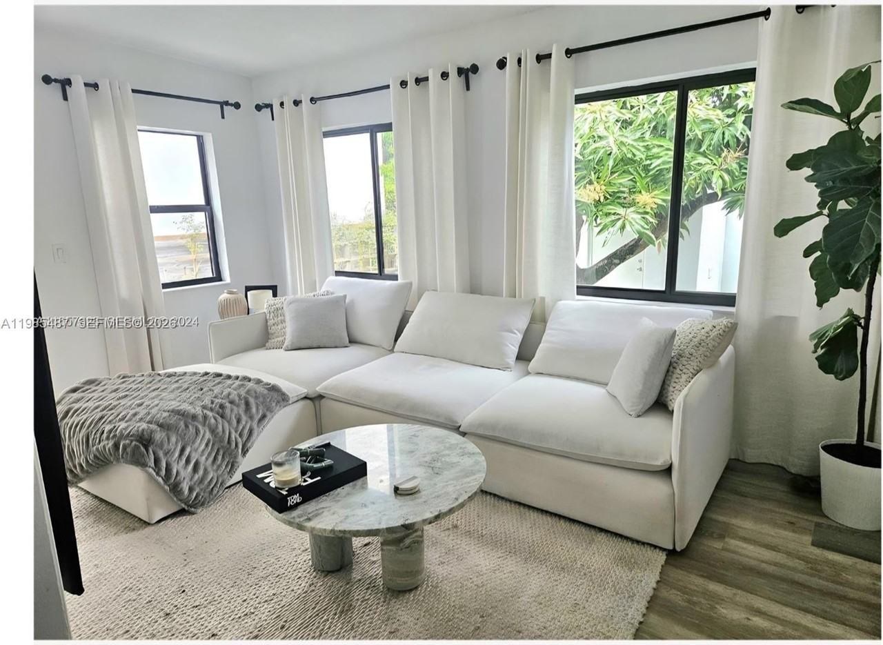 3439 Percival Ave - Photo 4 of 9