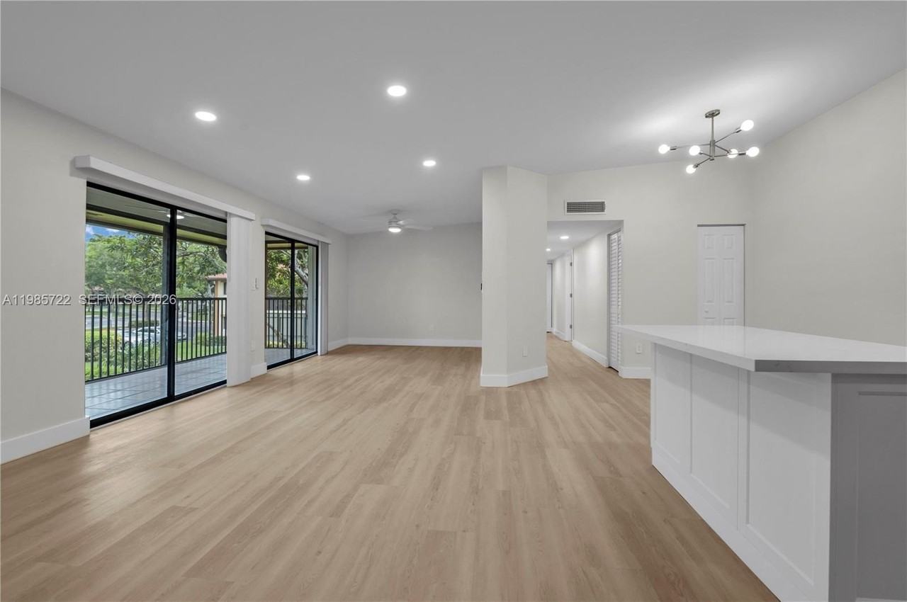 10959 W Clairmont Cir #211 - Photo 5 of 32