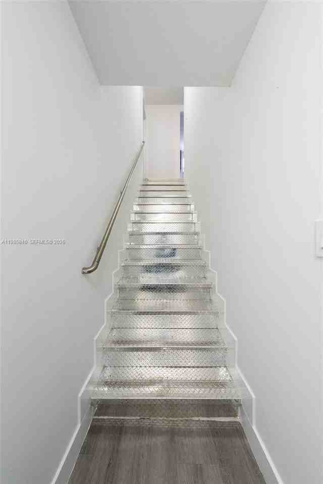 618 Sw 21st Ave #2 - Photo 2 of 22