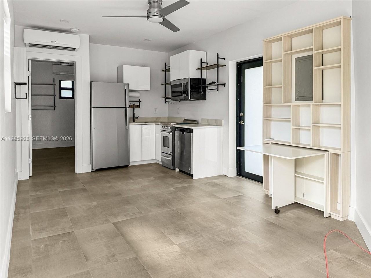 551 Ne 26th St #2 - Photo 2 of 10