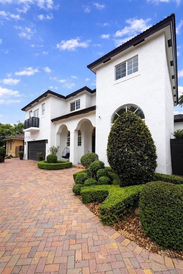 7770 Nw 161st Ter - Photo 4 of 50