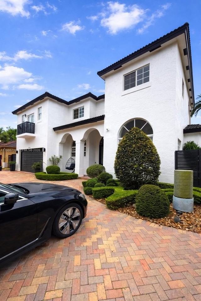 7770 Nw 161st Ter - Photo 5 of 50