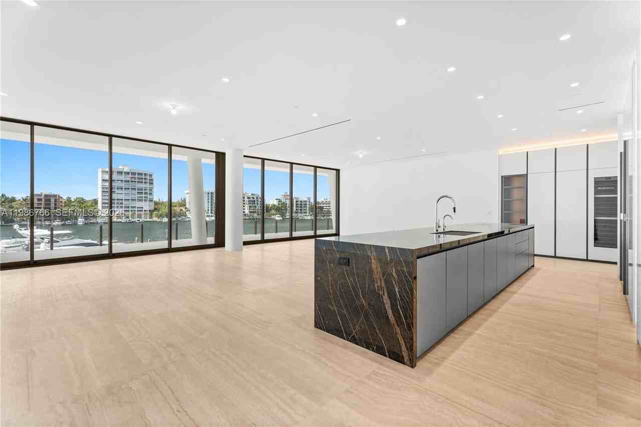 5 Grove Isle Dr #S303 - Photo 3 of 30