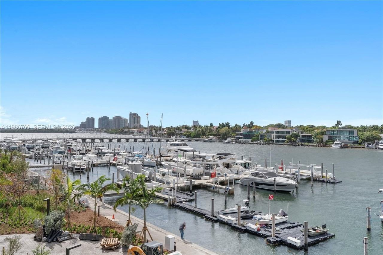 5 Grove Isle Dr #S303 - Photo 6 of 30