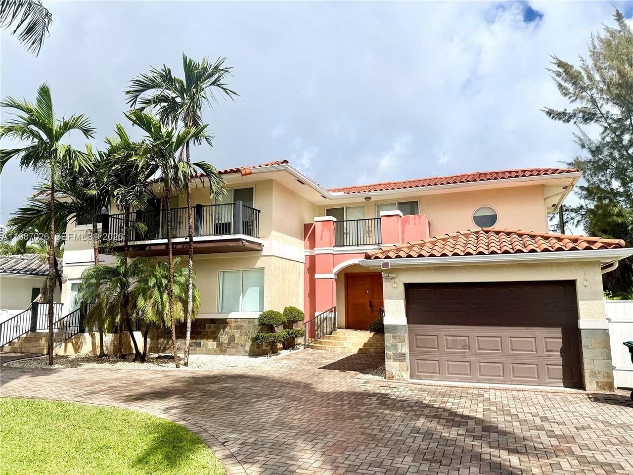 211 189th Ter - Photo 2 of 23