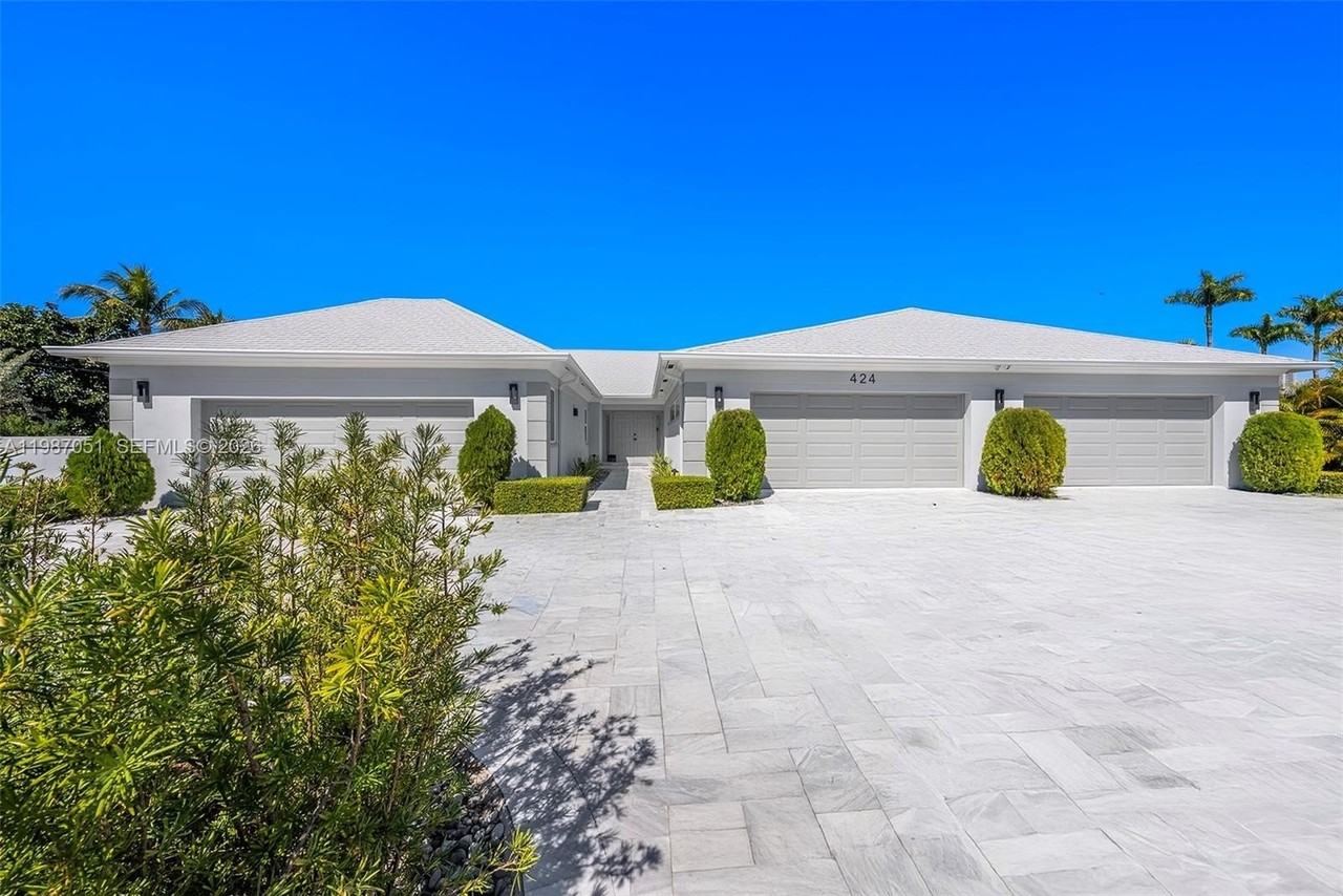 424 Alamanda Dr - Photo 5 of 50