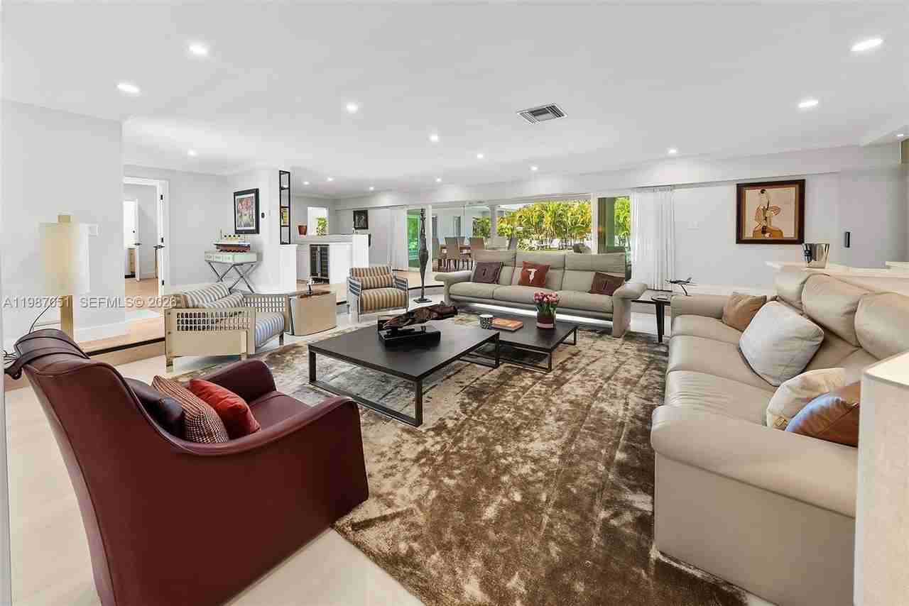 424 Alamanda Dr - Photo 7 of 50