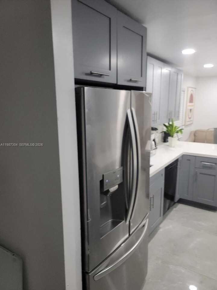 512 Nw 96th St #A - Photo 2 of 6