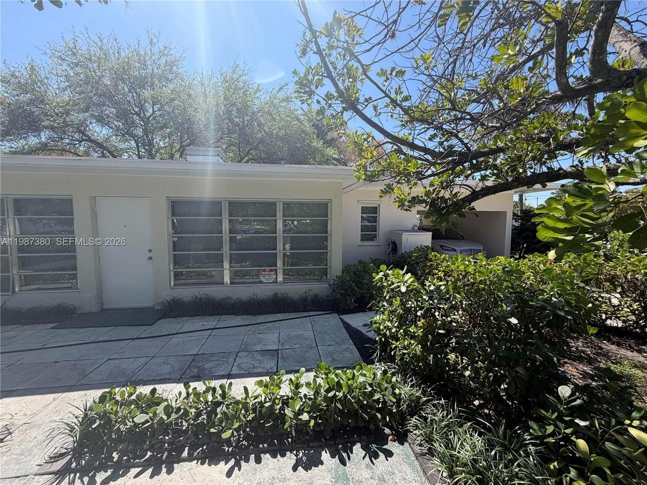 311 Sw 11th Ct - Photo 3 of 26