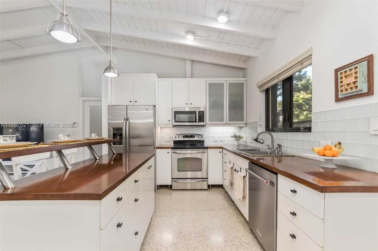 7720 Sw 59th Ct - Photo 3 of 19