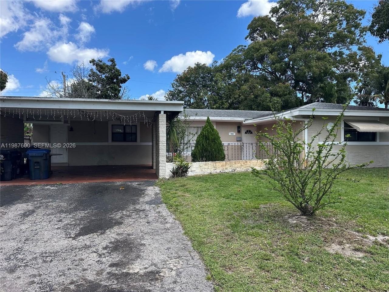 836 Pennsylvania Ave - Photo 2 of 12