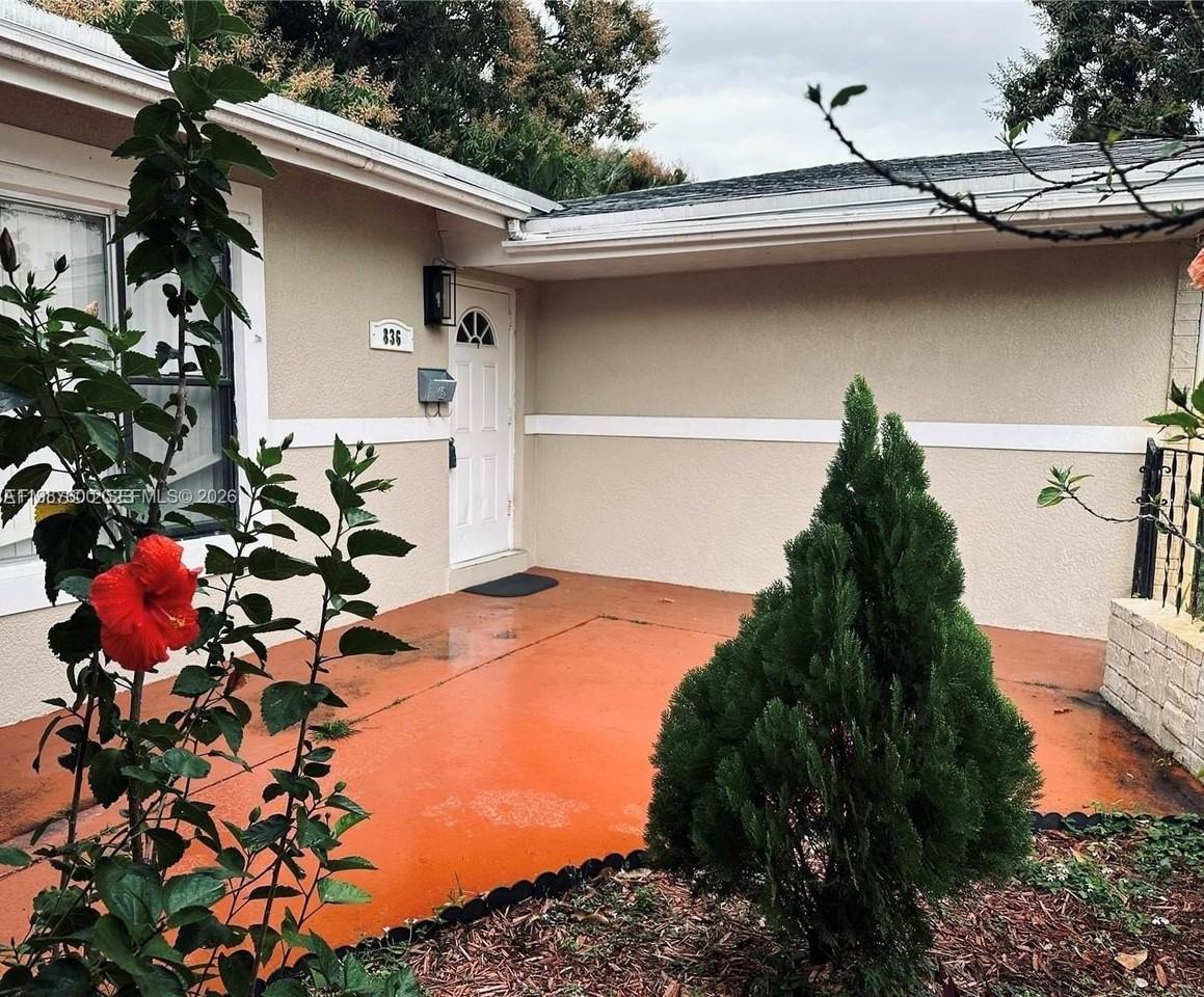 836 Pennsylvania Ave - Photo 3 of 12