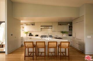 3218 Maplewood Ave - Photo 2 of 8